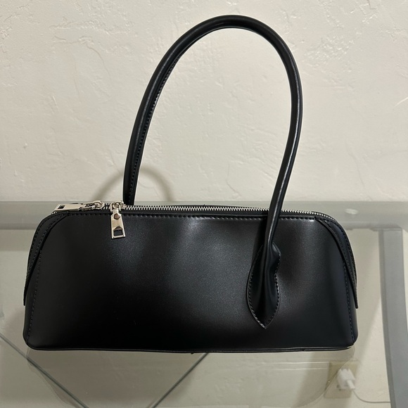 Nyu Nyu Handbags - Black Shoulder Bag